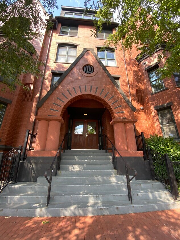 Building Front Door (Penn Ave) - 1020 Pennsylvania Ave SE