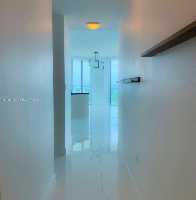 Foto del edificio - 79 SW 12th St