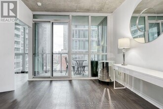 Building Photo - 88 Blue Jays Way