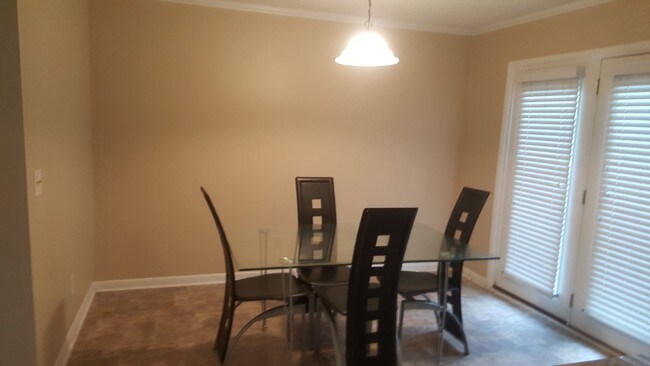 Foto del edificio - 302 S Beltline Blvd