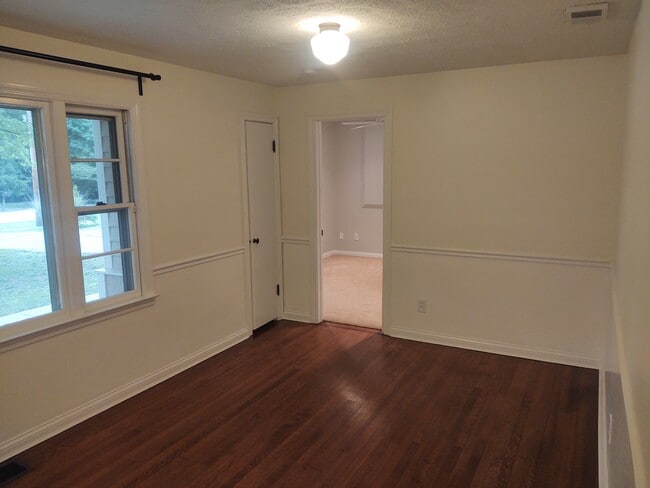 Building Photo - 6656 Beeler Dr