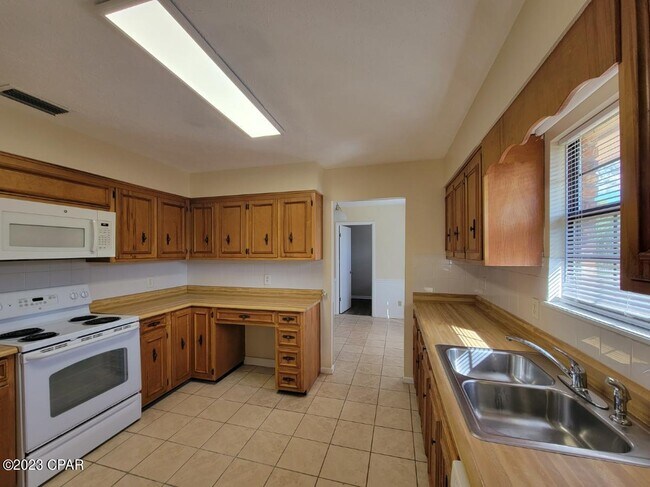 Foto del edificio - 738 Oak Ave