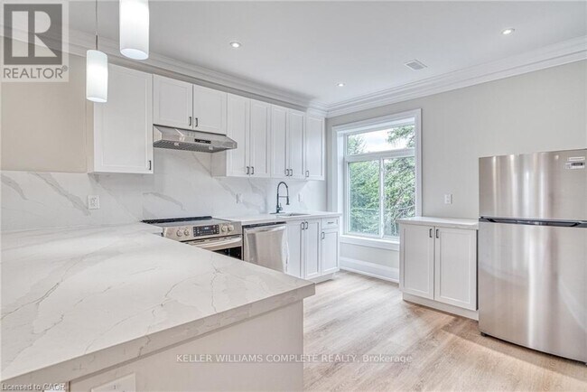 Photo du bâtiment - 86 Wellington St S