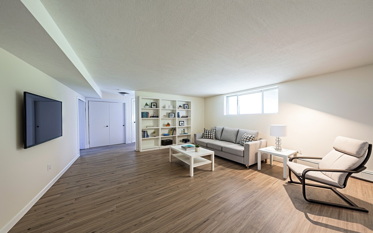 Primary Photo - 33 Westgate Rd