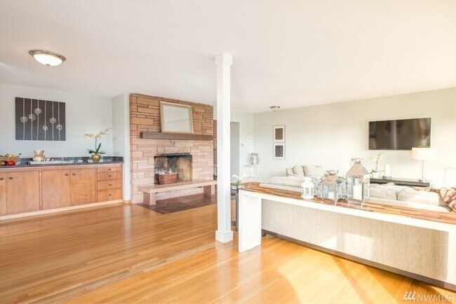 Foto del edificio - Large 4 Bedroom Magnolia Home