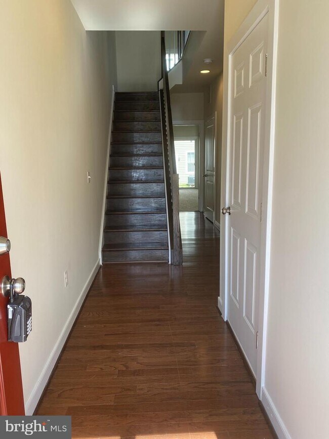 Building Photo - 109 Woodstream Cir