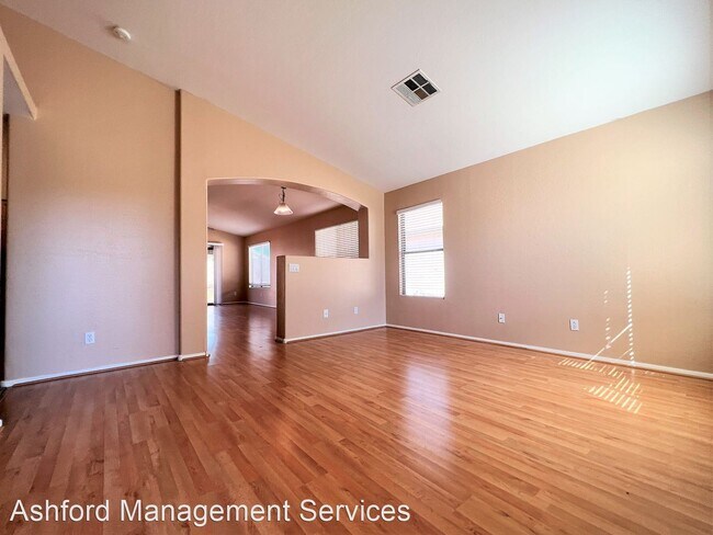 Foto del edificio - 3 br, 2 bath House - 14842 W. Redfield Rd