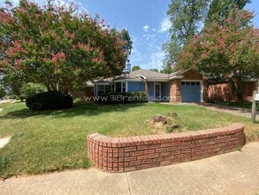 Building Photo - 1301 Pecan Square