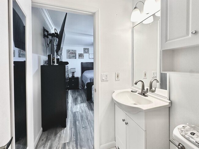 Foto del edificio - 13619 57th Pl N