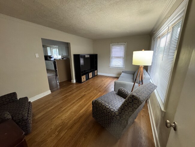 Foto del edificio - 5215 Huntington Ave