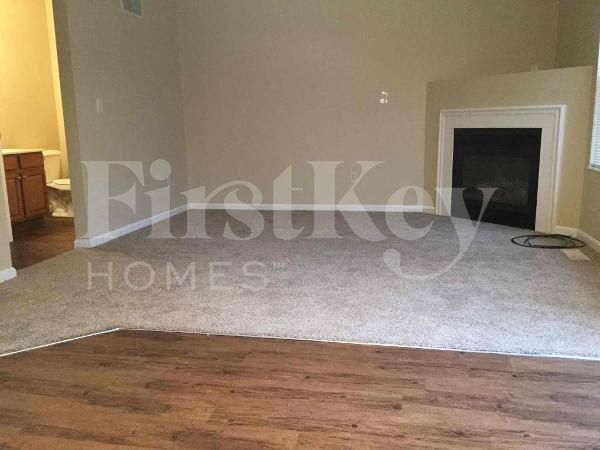 Building Photo - 8218 Melrose Ln