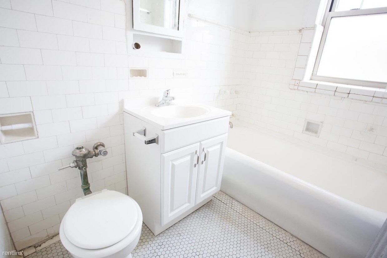 Foto principal - 5046 S Woodlawn Ave