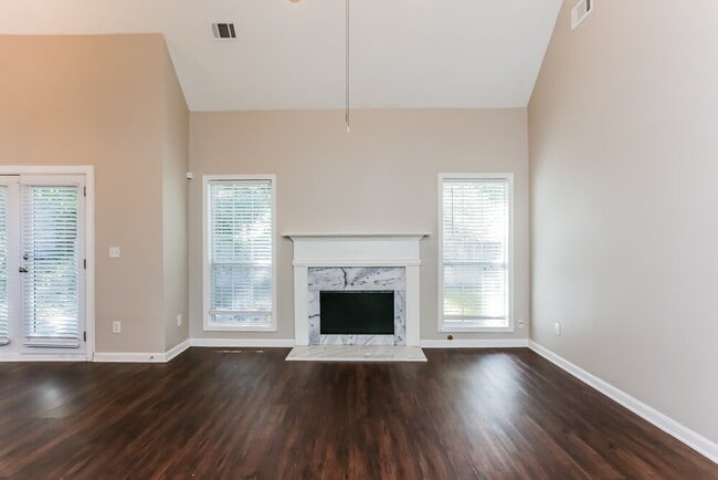 Foto del edificio - 2337 Reeves Creek Rd