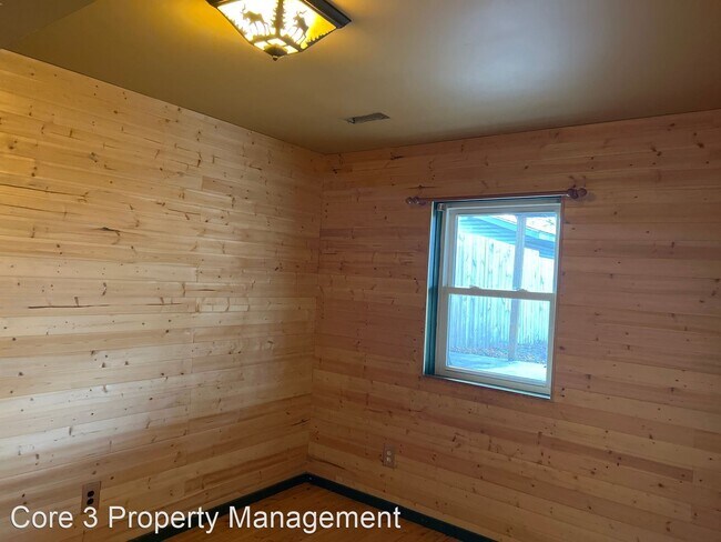 Building Photo - 4 br, 2.5 bath House - 2908 E Griffiths