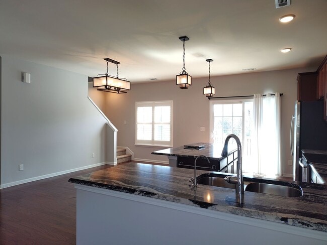 Foto del edificio - Charming, end-unit, townhome located in the Wrights Crossing Community!