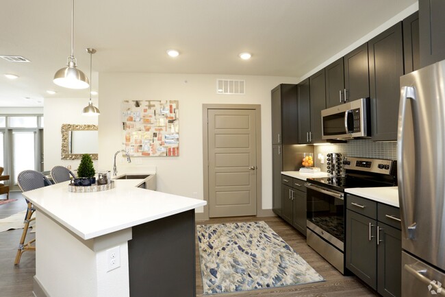 Foto del edificio - Up to 4 Weeks Free | Luxury 2-Bed in Conroe!