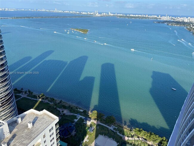 Foto del edificio - 1750 N Bayshore Dr