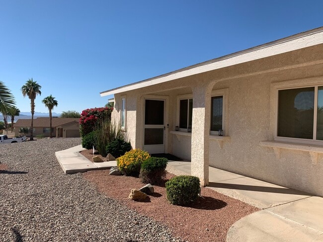Building Photo - Furnished Winter 4 month minimum Available...