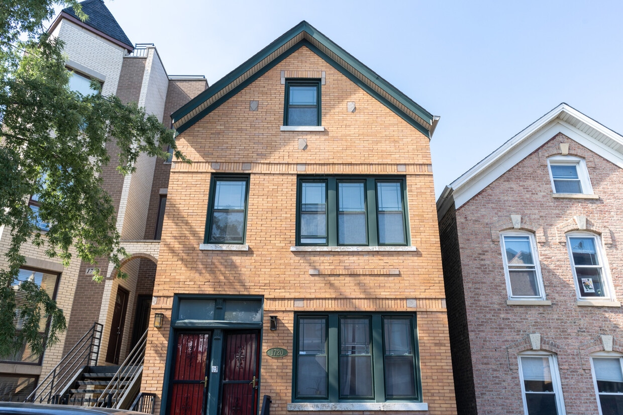 Primary Photo - 1720 W Beach Ave