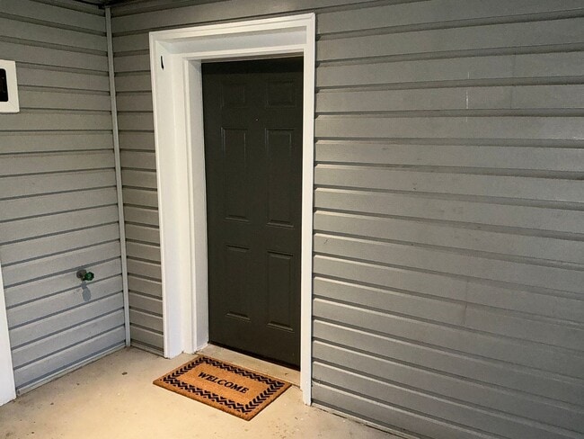 Foto del edificio - Beautiful 3BR 2BA condo located in the Decoverly neighborhood of Rockville