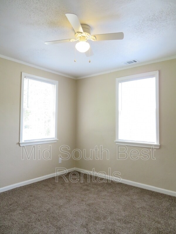 Building Photo - 443 Jacklyn Ave