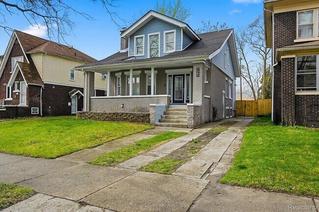 Foto del edificio - 725 Lakewood St