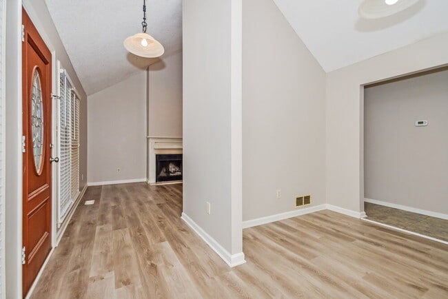 Foto del edificio - 10 Peace Tree Ln NE