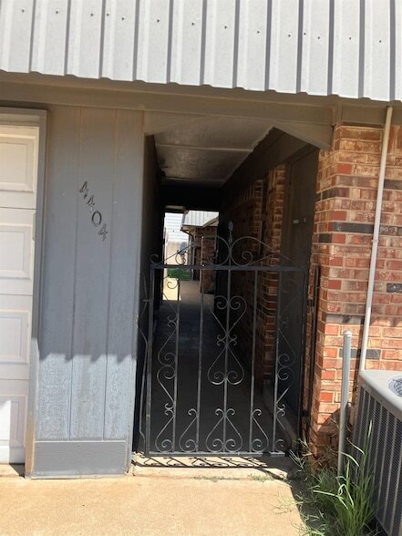 Building Photo - 4404 75th Dr