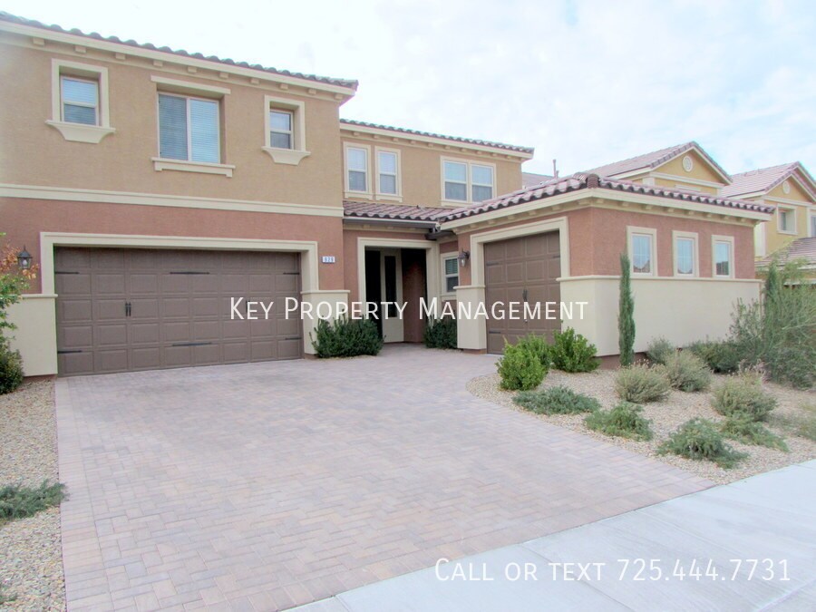Primary Photo - 5 BEDROOM HOME W/ ATTACHED CASITA AND 3 CA...