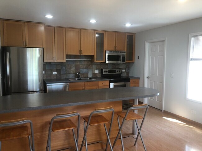 Foto del edificio - 1058 Fremont Ct W