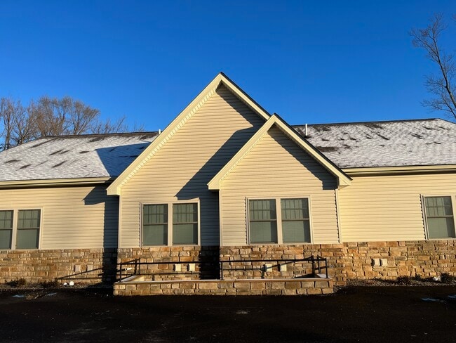 Building Photo - 39 Arbor Ct