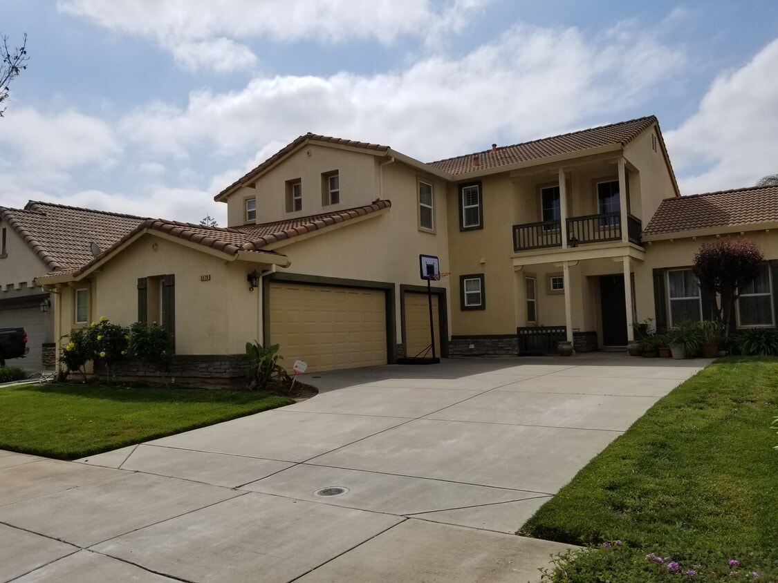 Primary Photo - 3570 Wild Oak Dr