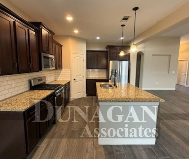 Foto del edificio - Newer 4 Bedroom Home Open house on 6/20/20...