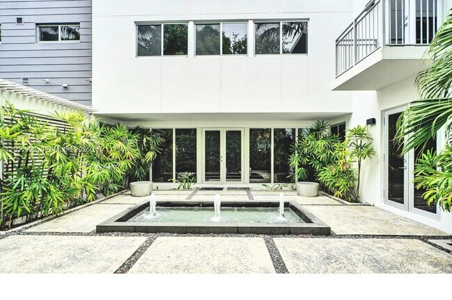 Foto del edificio - 6340 SW 80th St