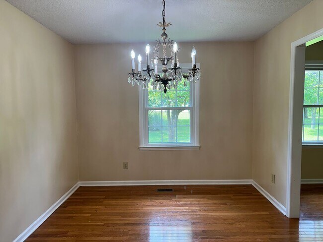 Foto del edificio - 3 bedroom 1.5 bath on Large Lot