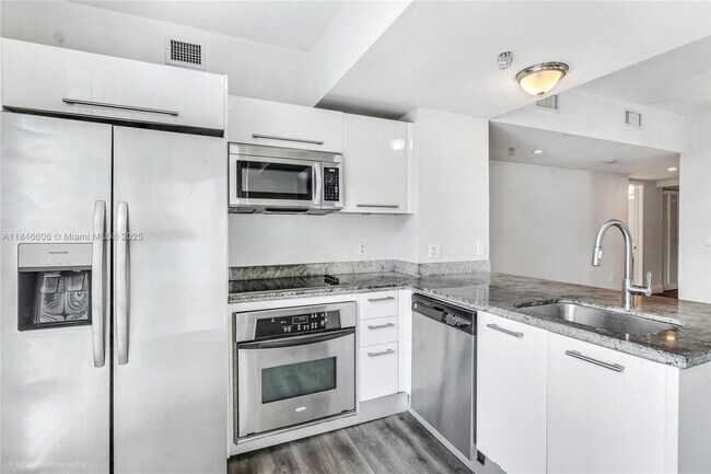 Foto del edificio - 185 SW 7th St