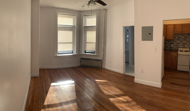 Building Photo - 121 Saint Stephen St