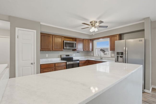 Building Photo - 21580 Columbia St