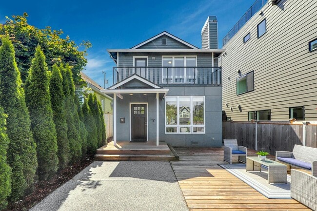 Building Photo - 2111 6th Ave W