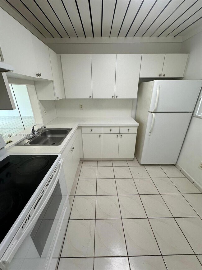 Foto del edificio - 2800 NW 56th Ave