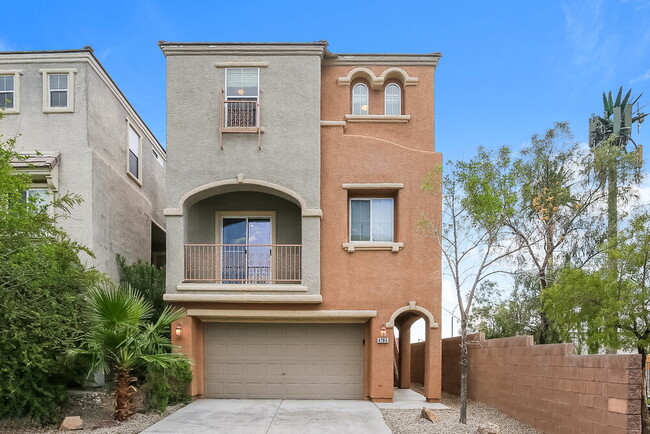 Building Photo - 4786 Cortina Rancho St