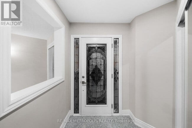 Building Photo - 60 Cranberry Crescent