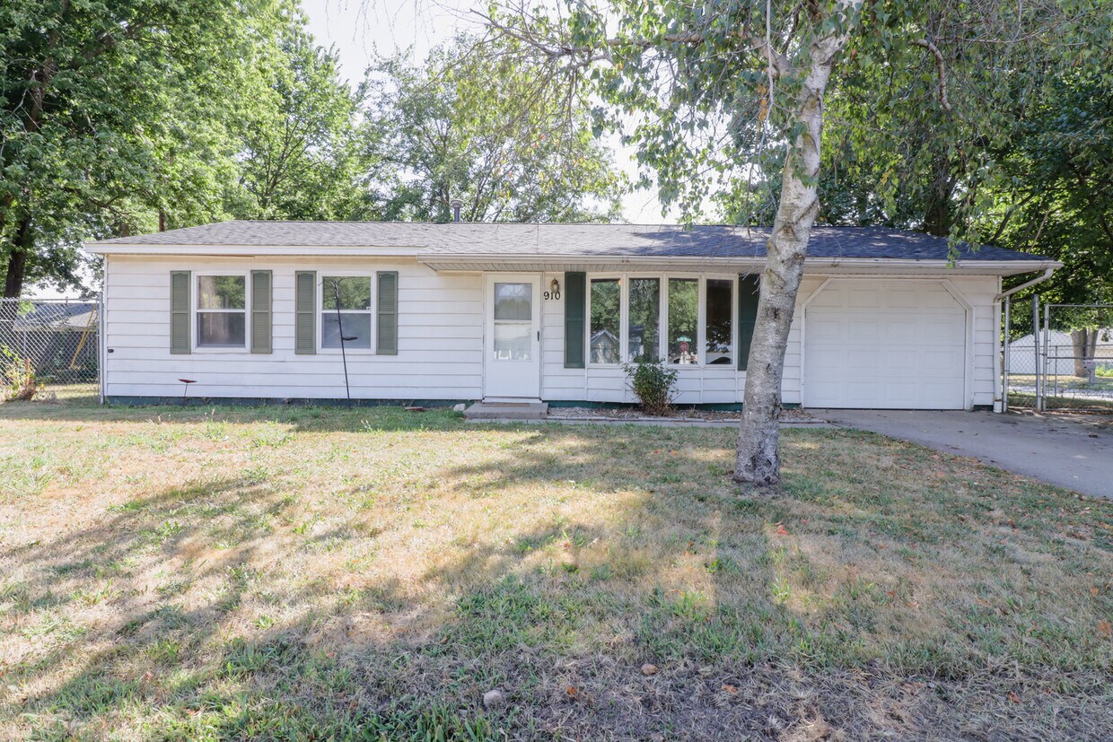 Primary Photo - 910 S Duncan Rd