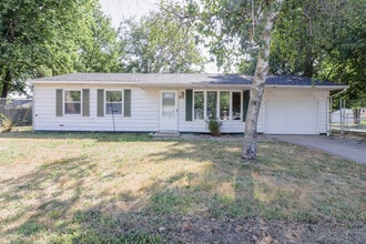 Building Photo - 910 S Duncan Rd