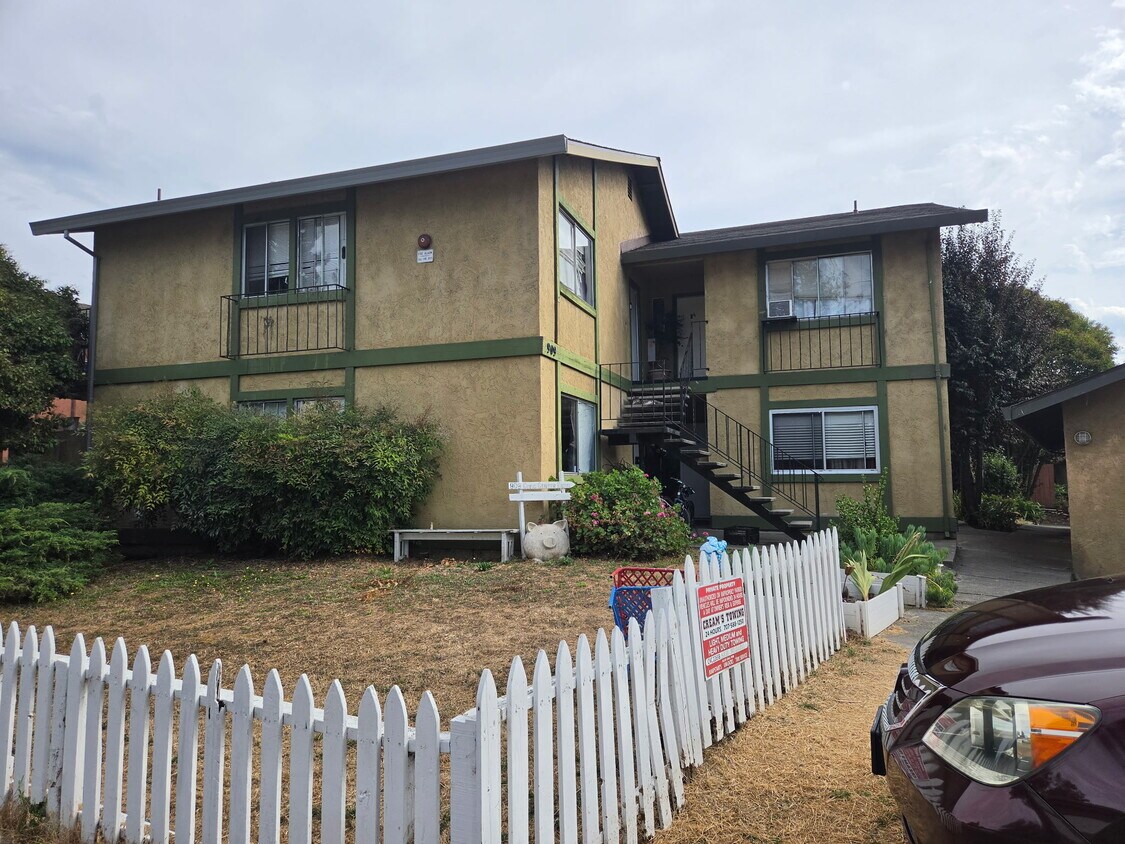 Building Photo - 909 Civic Center Dr