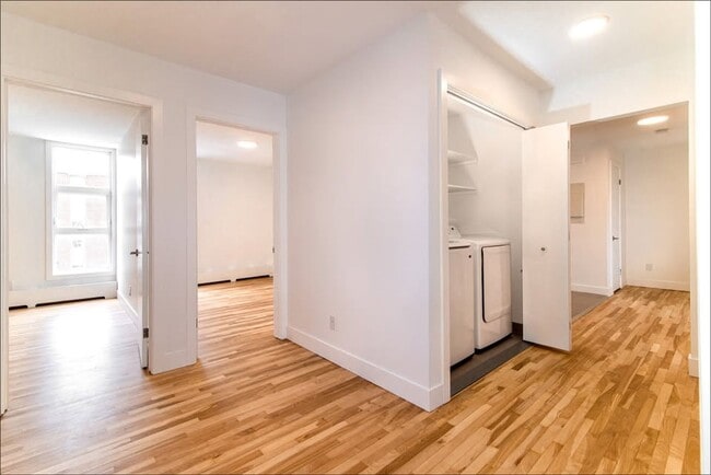 Building Photo - 3300 rue de la Monnerie