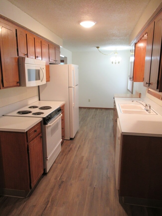 Foto del edificio - Three Bedroom Duplex in South Salem