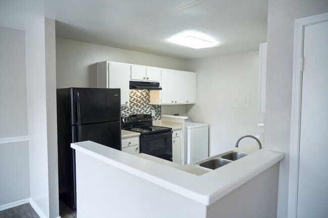 Foto del edificio - 7058 W Gulf Bank Rd
