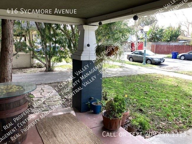 Building Photo - Modesto Furnished 2 Bedroom 2 Bath Bungalo...