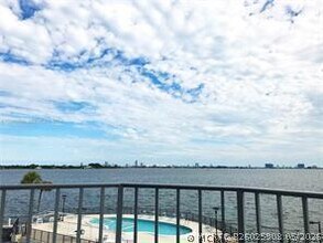 Building Photo - 11930 N Bayshore Dr